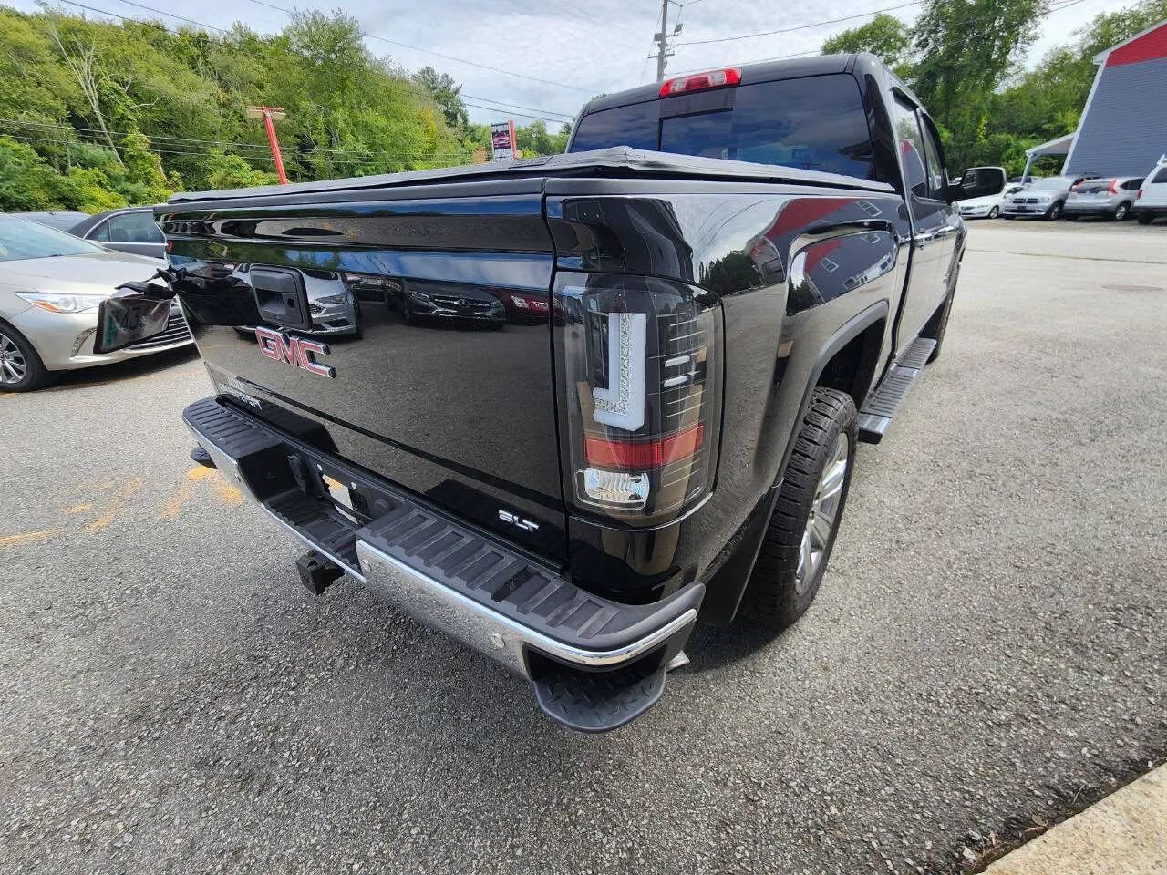 Used 2017 GMC Sierra 1500 SLT AWD/4WD image 5