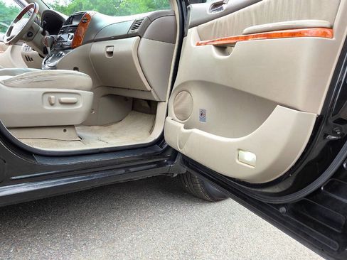 Used 2008 Toyota Sienna AWD image 39