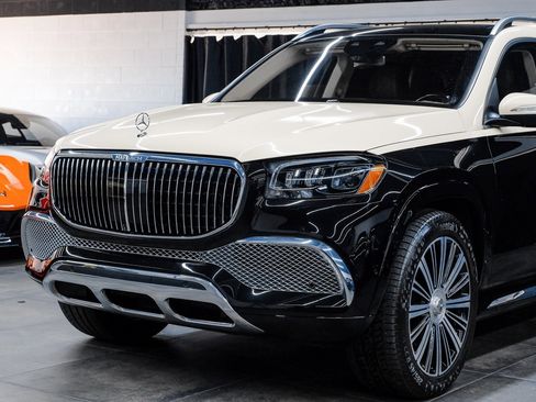 Used 2022 Mercedes-Benz Maybach GLS 600 4MATIC image 7