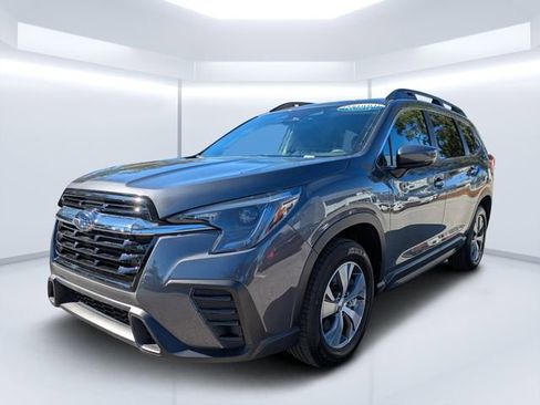 Used 2024 Subaru Ascent Premium w/ Convenience Package image 8