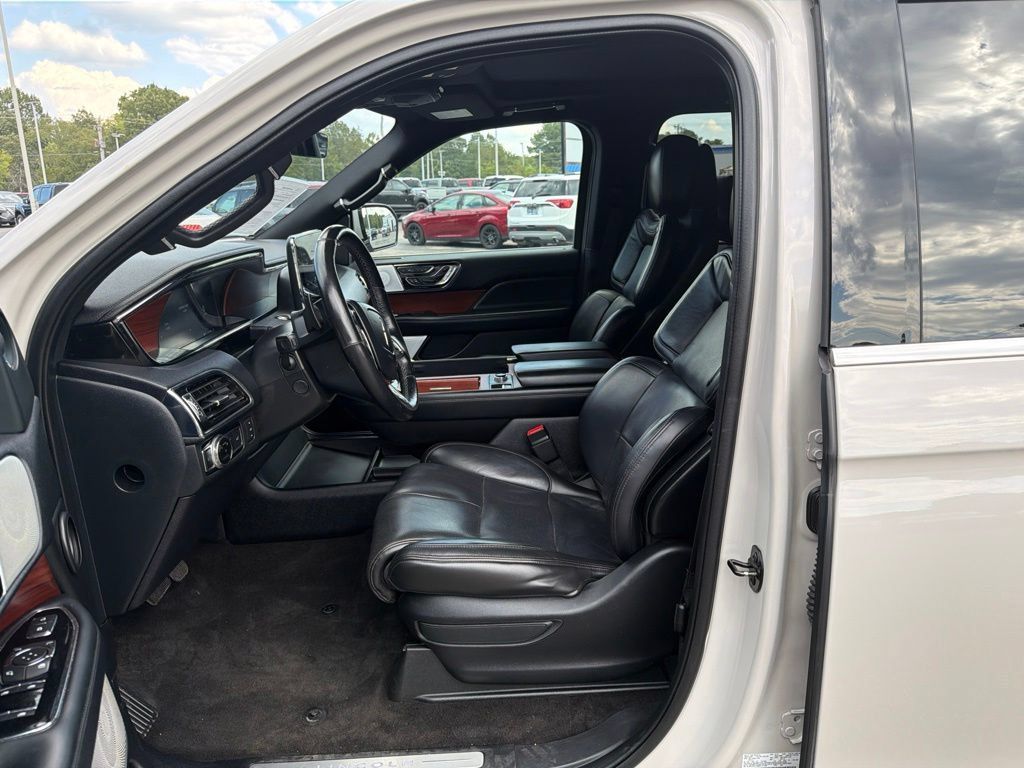 Used 2021 Lincoln Navigator L Reserve AWD/4WD image 18
