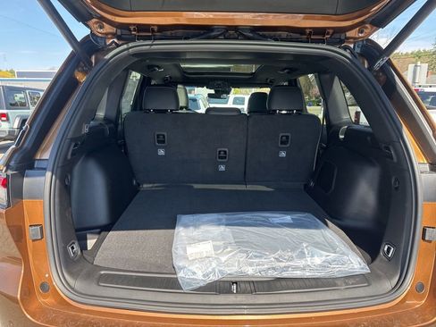 New 2026 Jeep Grand Cherokee Limited AWD/4WD image 16