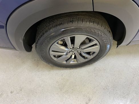 Used 2025 Nissan Pathfinder SV AWD/4WD image 13