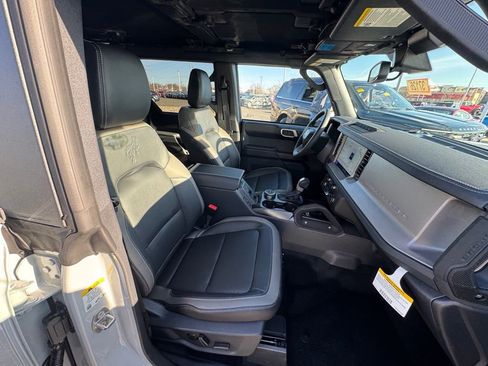 New 2026 Ford Bronco Outer Banks w/ Sasquatch Package image 18