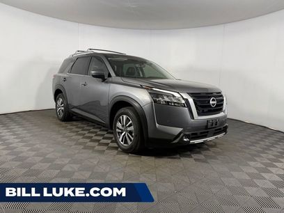 Used 2023 Nissan Pathfinder SL