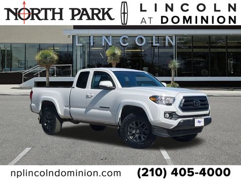Used 2022 Toyota Tacoma SR5 w/ SR5 Appearance Package (SM) image 1