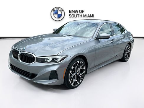 Certified 2025 BMW 330i Sedan RWD image 3