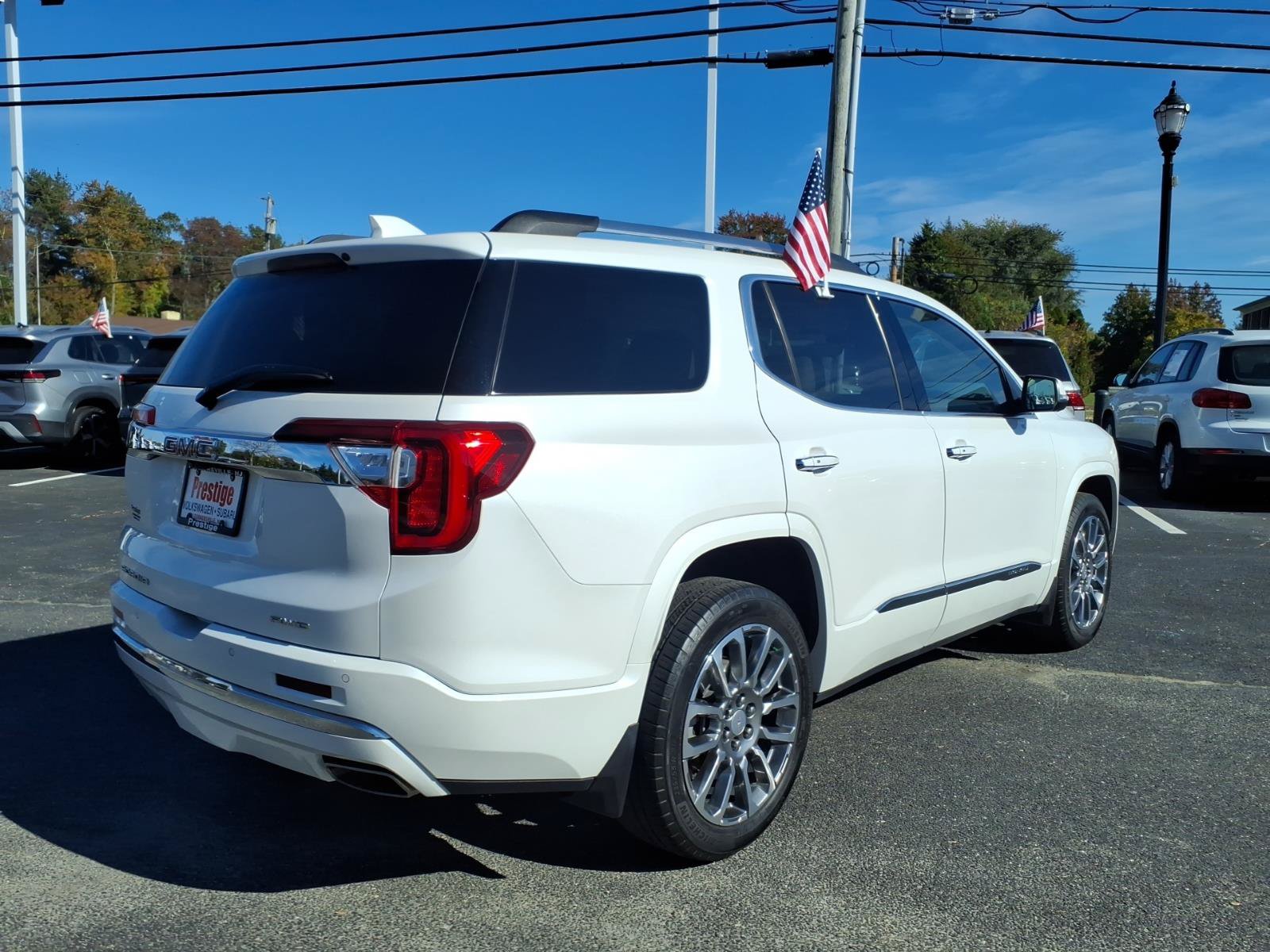 Used 2022 GMC Acadia Denali w/ Denali Ultimate Package AWD/4WD image 2