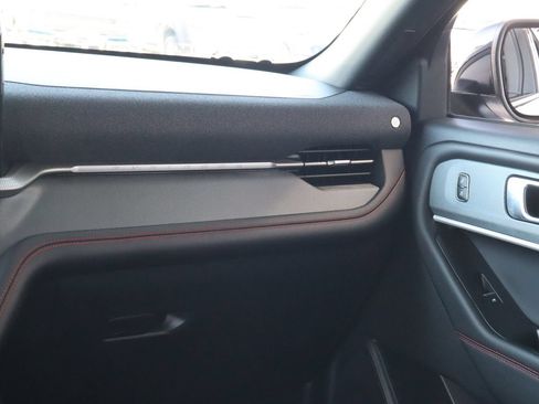 Used 2025 Ford Explorer ST-Line w/ Premium Package RWD image 31