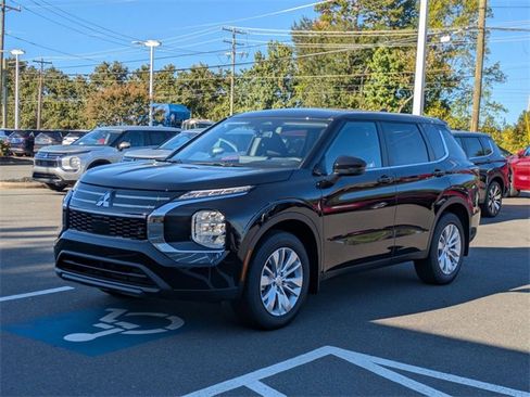 New 2025 Mitsubishi Outlander ES image 7