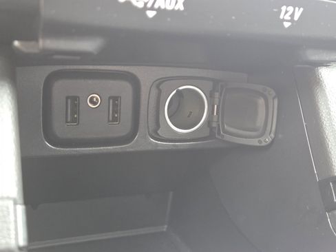 Used 2022 Buick Encore Preferred AWD/4WD image 4