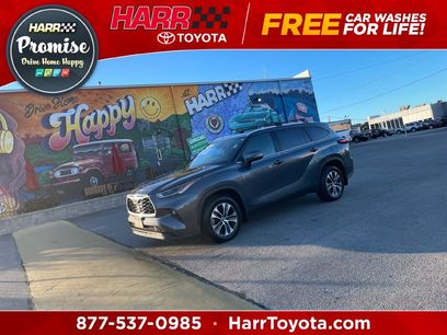 Used 2021 Toyota Highlander XLE