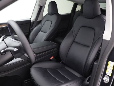 Used 2024 Tesla Model Y Long Range image 15