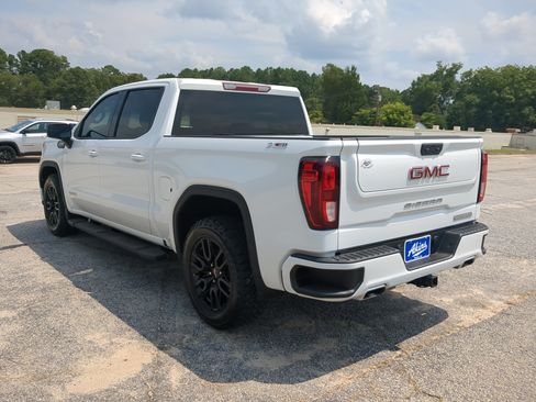 Used 2022 GMC Sierra 1500 Elevation w/ X31 Off-Road Package AWD/4WD image 5