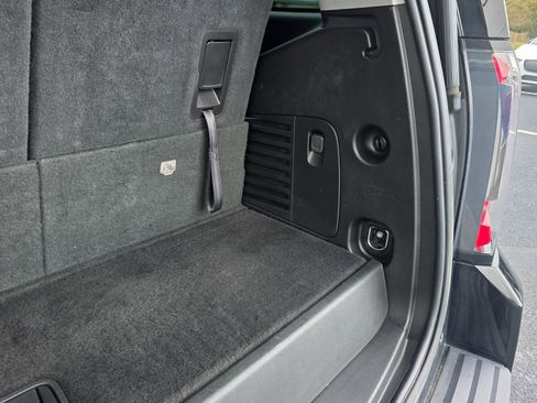 Used 2019 GMC Yukon SLE w/ SLE Value Package image 14