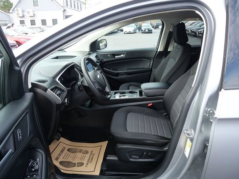 Used 2021 Ford Edge SE w/ Cargo Accessory Package image 10