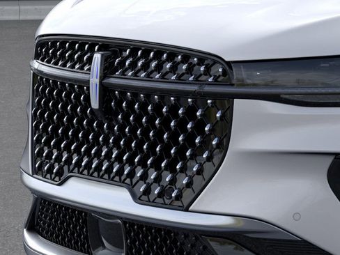 New 2026 Lincoln Nautilus Reserve image 17