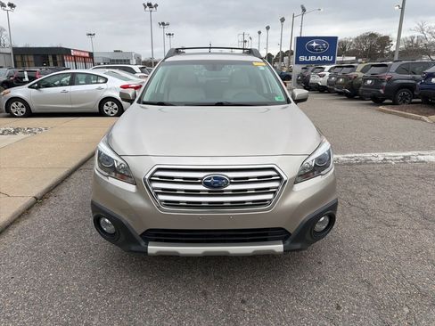 Used 2017 Subaru Outback 2.5i Limited image 4