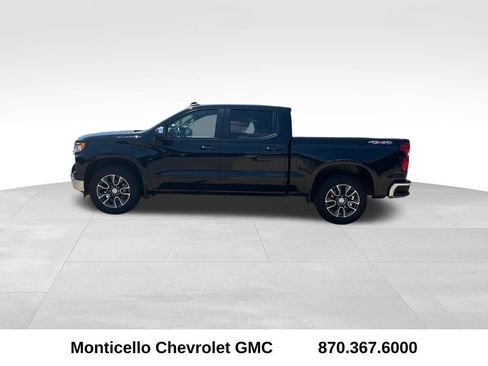 Used 2023 Chevrolet Silverado 1500 LT AWD/4WD image 6