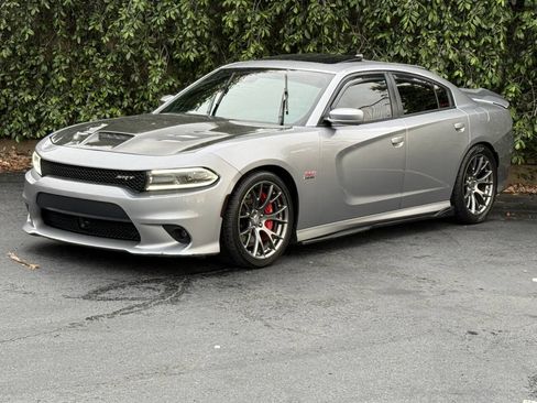 Used 2016 Dodge Charger SRT w/ Harman/Kardon Audio Group image 4