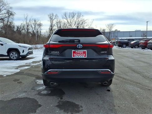 Used 2024 Toyota Venza Limited image 6