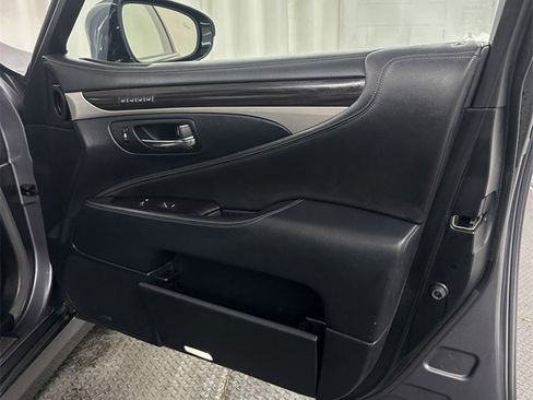 Used 2015 Lexus LS 460 L image 35