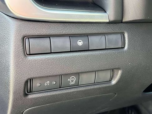 Used 2023 Nissan Rogue SV AWD/4WD image 22