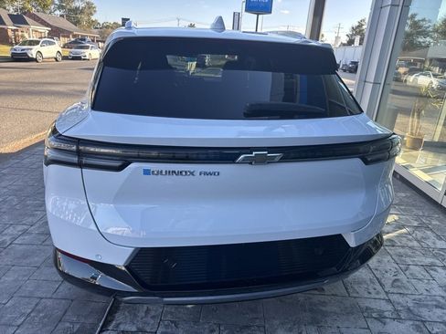 New 2026 Chevrolet Equinox EV LT image 14