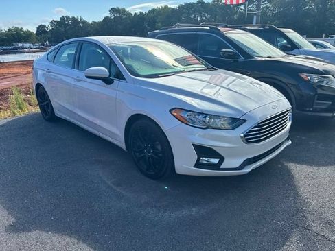 Certified 2019 Ford Fusion SE w/ Equipment Group 151A FWD image 1