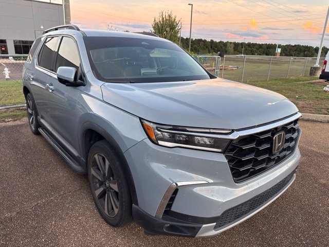 Used 2023 Honda Pilot Elite image 3