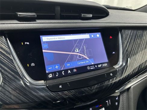 Used 2025 Cadillac XT6 Premium Luxury image 12