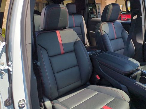 New 2026 Chevrolet Traverse RS image 29