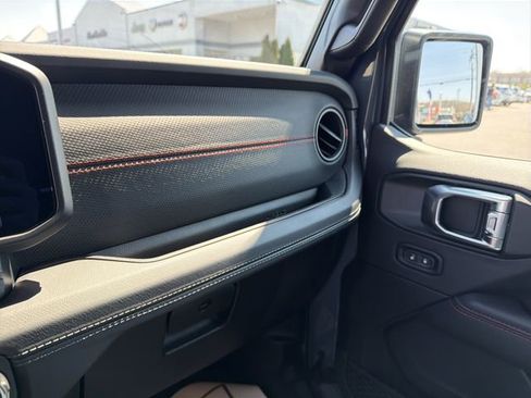 Used 2025 Jeep Gladiator Rubicon image 24