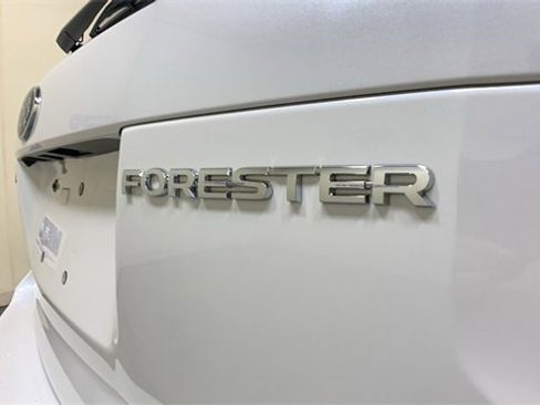 Used 2018 Subaru Forester 2.5i Premium w/ All-Weather Package image 15