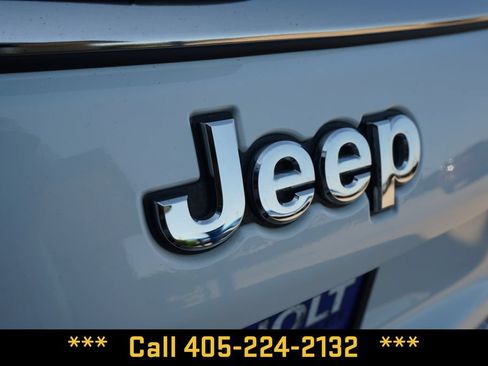 Used 2025 Jeep Compass Limited AWD/4WD image 5