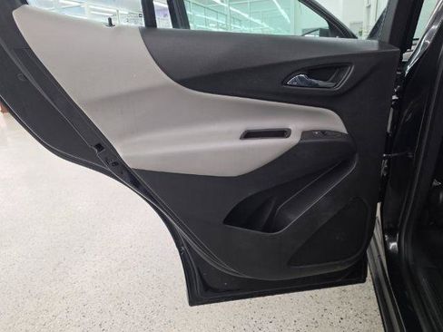 Used 2018 Chevrolet Equinox LS FWD image 33