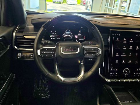 Used 2024 GMC Acadia Elevation w/ Super Cruise Package AWD/4WD image 18