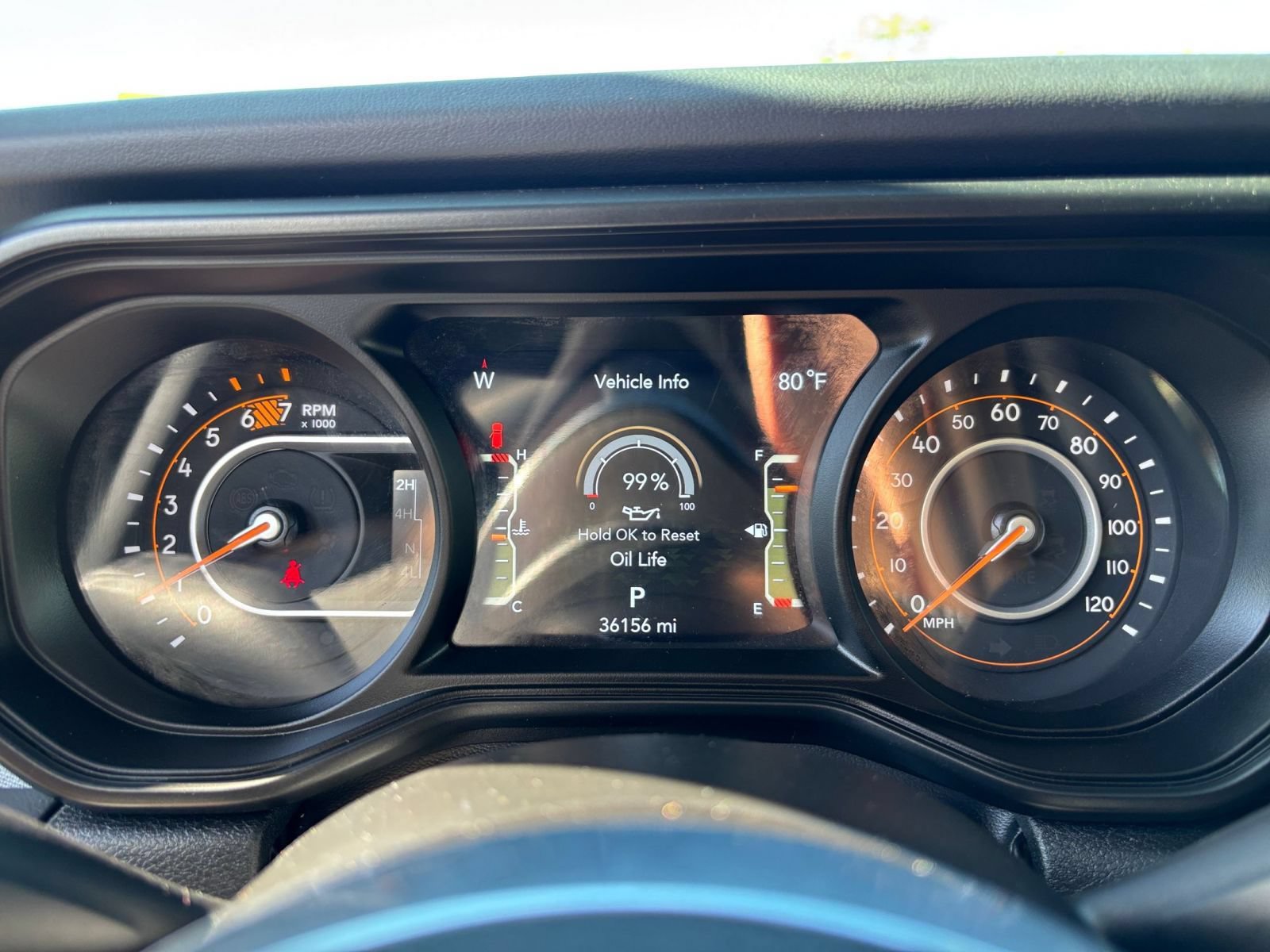 Used 2025 Jeep Wrangler Unlimited Sahara AWD/4WD image 39