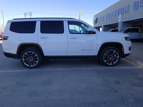 Used 2022 Jeep Wagoneer Series III w/ Premium Group I image 5