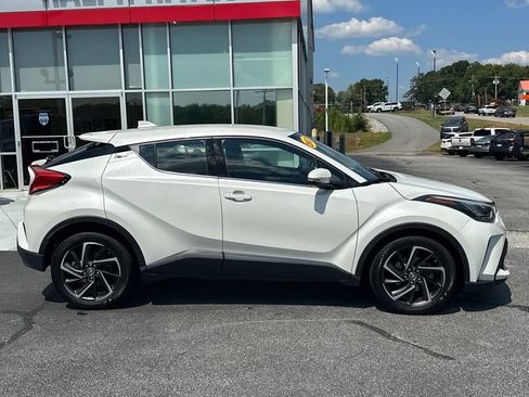 Used 2021 Toyota C-HR Limited FWD image 2