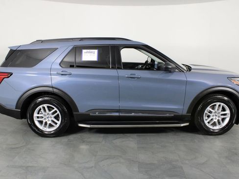 Used 2025 Ford Explorer Active image 13