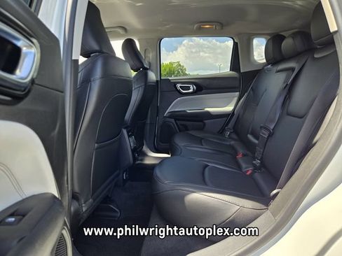 Used 2022 Jeep Compass Limited AWD/4WD image 10