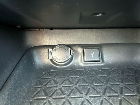 Used 2020 Toyota RAV4 XLE w/ Convenience Package AWD/4WD image 42