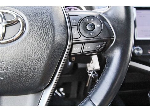 Used 2020 Toyota Camry SE image 16