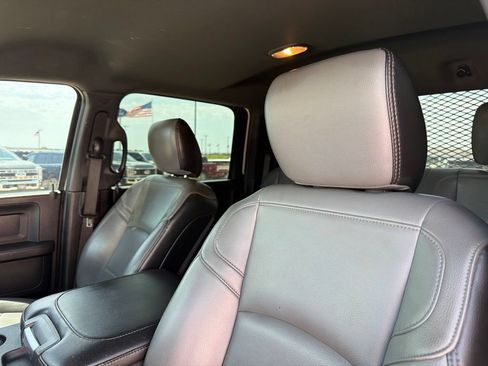 Used 2024 RAM 3500 Tradesman w/ Chrome Appearance Group AWD/4WD image 16