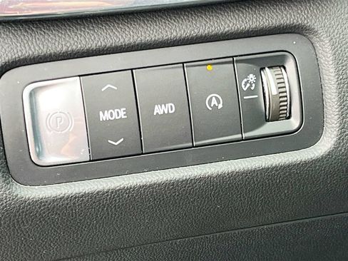 Used 2026 GMC Acadia Denali AWD/4WD image 10