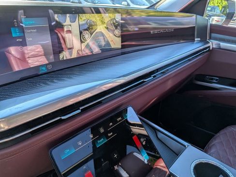 Certified 2025 Cadillac Escalade Sport w/ Touring Package AWD/4WD image 18