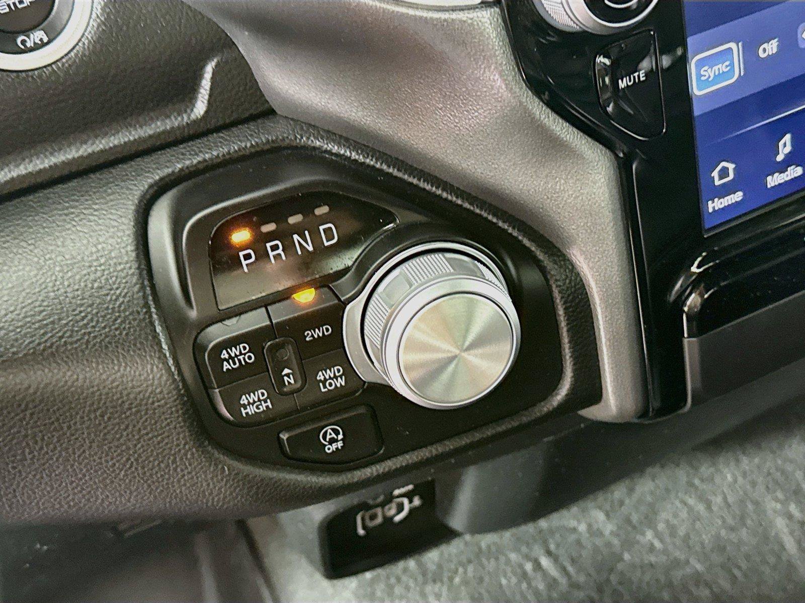 Used 2024 RAM 1500 Laramie AWD/4WD image 15