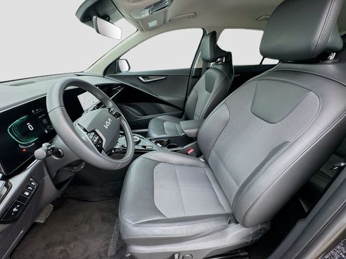Used 2023 Kia Niro EX FWD image 13