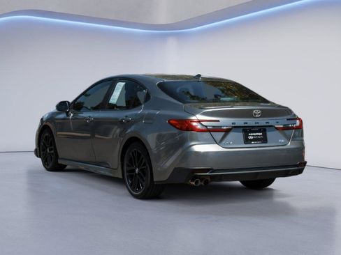 Used 2025 Toyota Camry SE FWD image 7